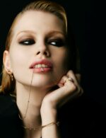 Pingente Letra A Cravejada - Imagem 4